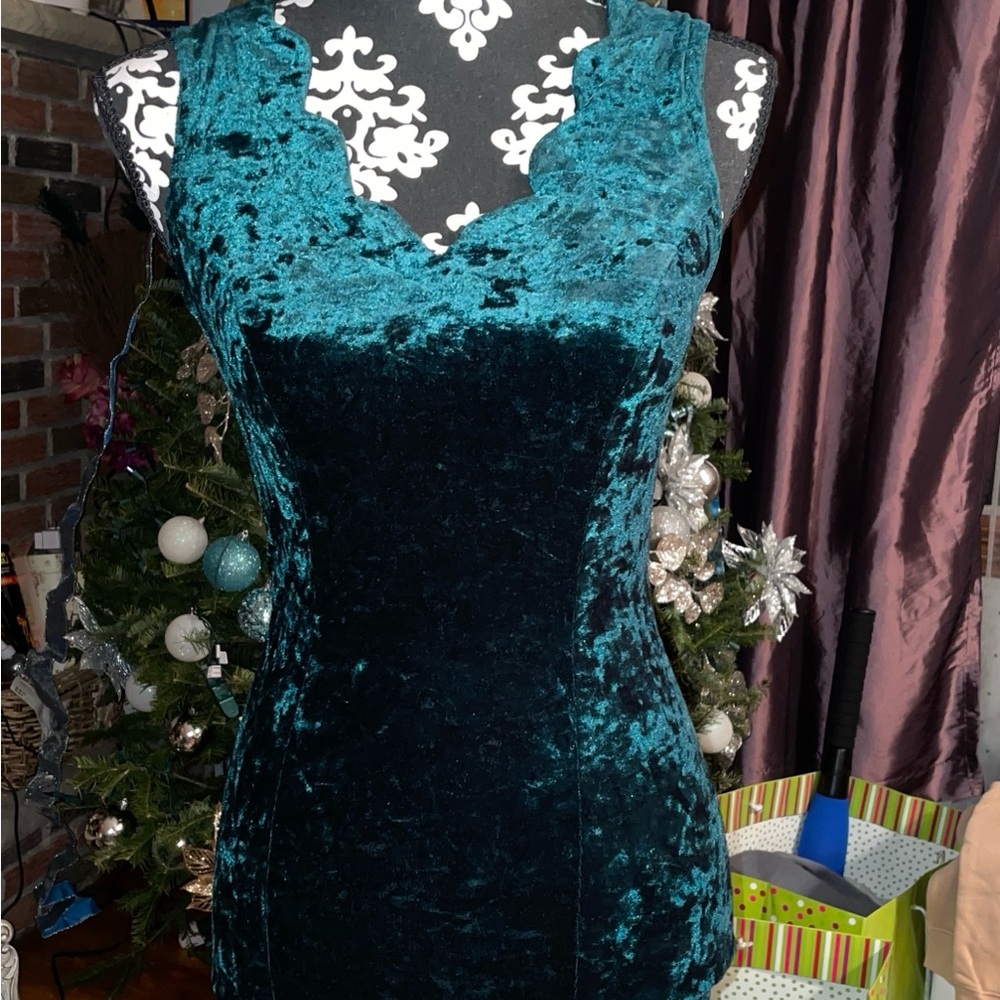 Rampage Velvet Green Sleeveless Mini Dress